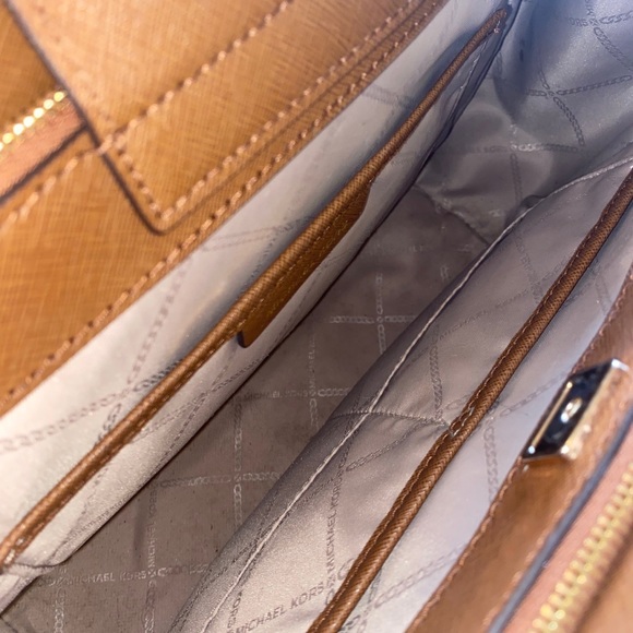 Michael Kors full size purse - Picture 5 of 8